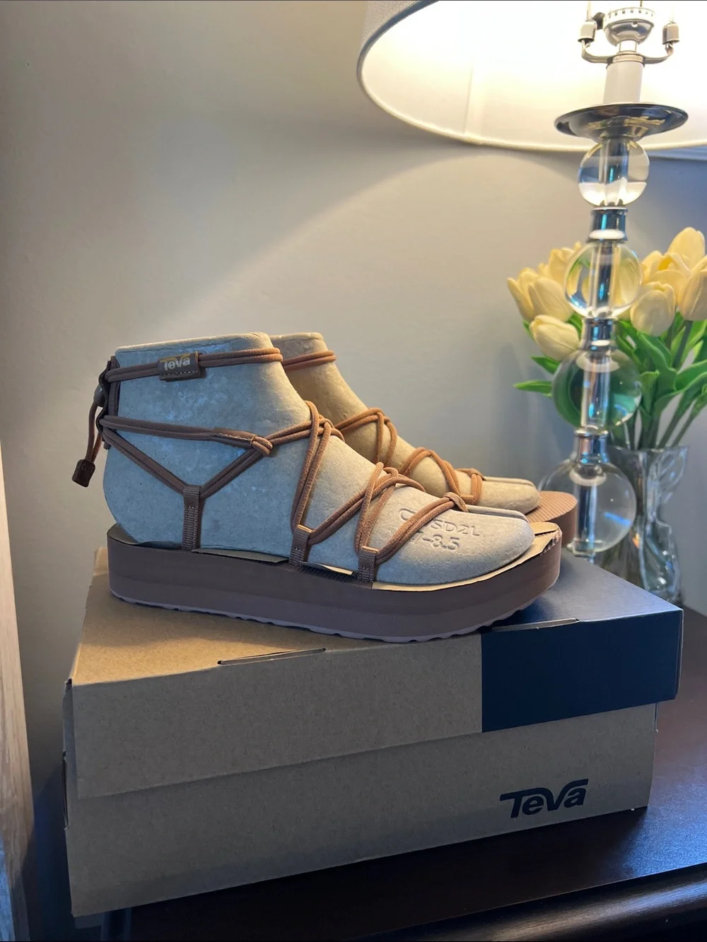 NWT Teva Women's Midform Infinity Flatform Sandal